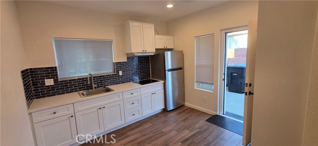 Detail Gallery Image 3 of 7 For 1496 Powell, Riverside,  CA 92501 - 1 Beds | 1 Baths
