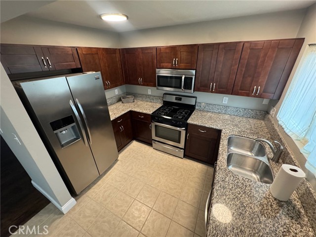 Detail Gallery Image 6 of 31 For 10315 Gienke Ln, Santee,  CA 92071 - 3 Beds | 2 Baths