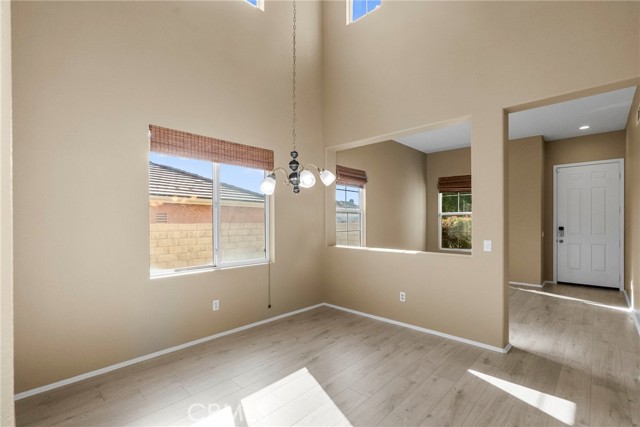 Detail Gallery Image 6 of 36 For 19316 Sidani Ln, Saugus,  CA 91350 - 3 Beds | 3 Baths