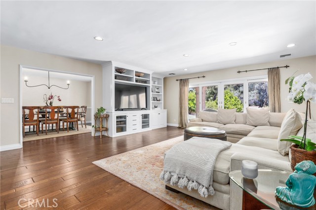 Detail Gallery Image 3 of 35 For 23731 Park Madrid, Calabasas,  CA 91302 - 4 Beds | 3/1 Baths