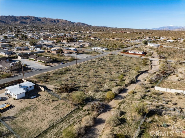Detail Gallery Image 5 of 23 For 61954 Plaza Rd, Joshua Tree,  CA 92252 - – Beds | – Baths