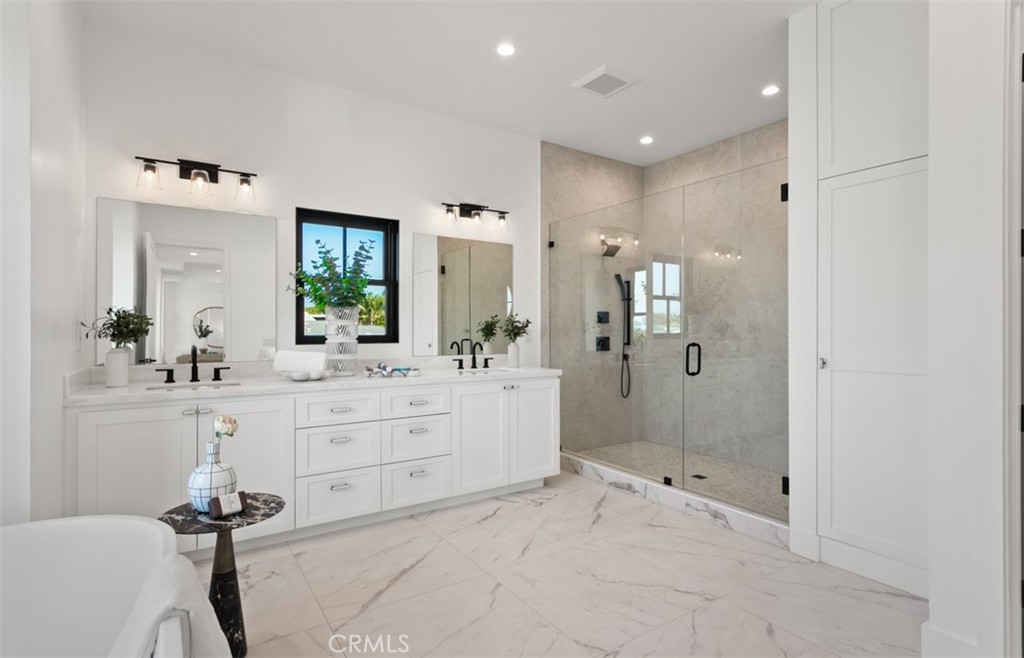 MLS #OC25257066 image #15