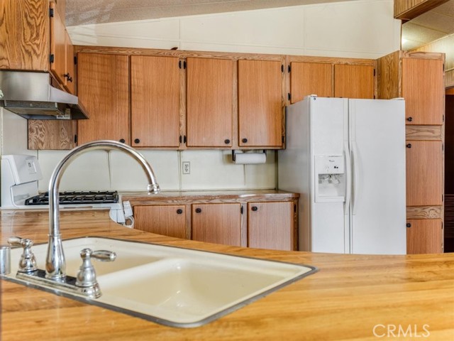 4556 Windward, Paso Robles CA: https://media.crmls.org/medias/90de415e-efef-4cf2-aca3-6f43c0625dfe.jpg