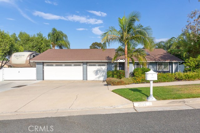 2143 Conejo St, Corona, CA 92882