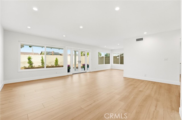 Detail Gallery Image 5 of 38 For 4171 Blackfin, Irvine,  CA 92620 - 4 Beds | 2/1 Baths