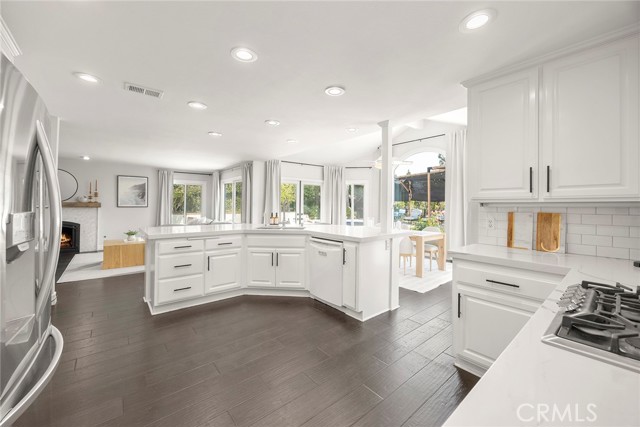 20640 Via Breve, Yorba Linda CA: https://media.crmls.org/medias/90e08e7c-896f-4598-ba3d-66c3cd01c417.jpg