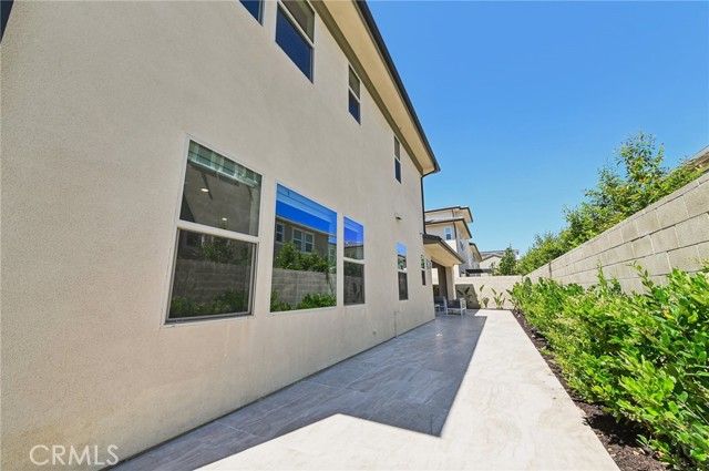 56 Chasma, Irvine CA: https://media.crmls.org/medias/90e09732-bb68-40e8-9fd5-78a750df5109.jpg