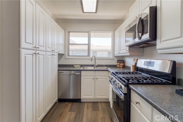 Detail Gallery Image 8 of 23 For 735 Cedar Ave #22,  Long Beach,  CA 90813 - 1 Beds | 1 Baths
