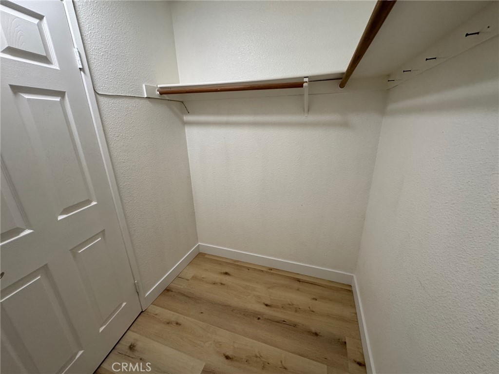 https://media.crmls.org/medias/90e2e16e-7de5-4bed-82dd-8e0779b4852e.jpg?preset=X-Large