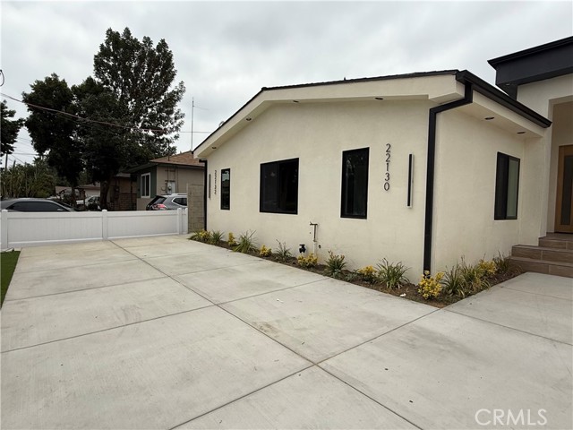 22132 Gault Street, Canoga Park CA: https://media.crmls.org/medias/90e342c3-5bac-468e-8d43-e9b035aa07a9.jpg