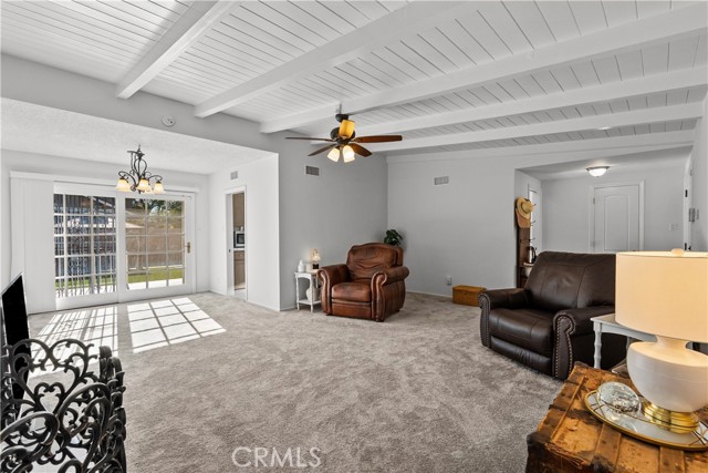 10625 Valjean Avenue, Granada Hills CA: https://media.crmls.org/medias/90e3db40-035f-4c49-901f-0edb70eb810f.jpg