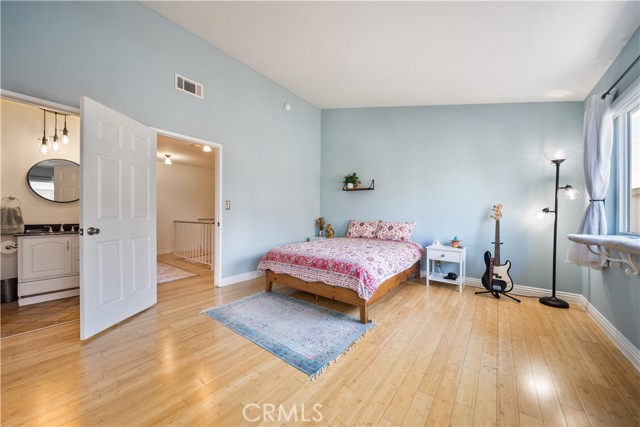 Detail Gallery Image 26 of 47 For 19950 Sherman Way Unit a a,  Winnetka,  CA 91306 - 3 Beds | 4 Baths