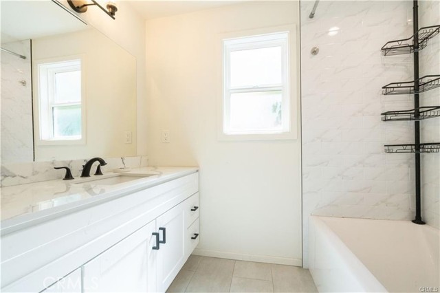 Detail Gallery Image 13 of 17 For 8534 Bothwell Rd, Northridge,  CA 91324 - 4 Beds | 2 Baths