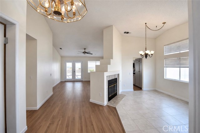 Detail Gallery Image 2 of 11 For 14129 La Mirada, Victorville,  CA 92392 - 5 Beds | 2 Baths