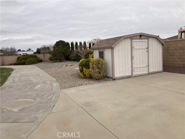 Detail Gallery Image 9 of 32 For 12563 Sarsi Ct, Apple Valley,  CA 92308 - 4 Beds | 3 Baths