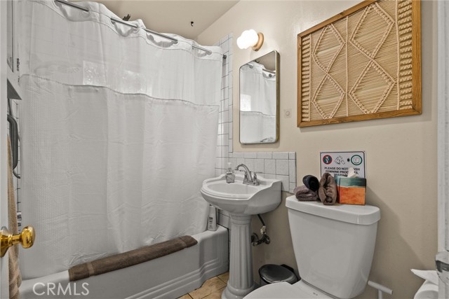 Detail Gallery Image 39 of 53 For 225 W 12th St, Chico,  CA 95928 - 3 Beds | 3 Baths