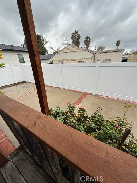 5437 Shoup Ave, Woodland Hills CA: https://media.crmls.org/medias/90e79f93-a3e0-44b3-824b-f1229f41e559.jpg