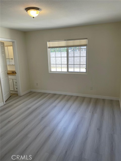 Detail Gallery Image 7 of 12 For 2106 W 9th St, Santa Ana,  CA 92703 - 5 Beds | 3 Baths