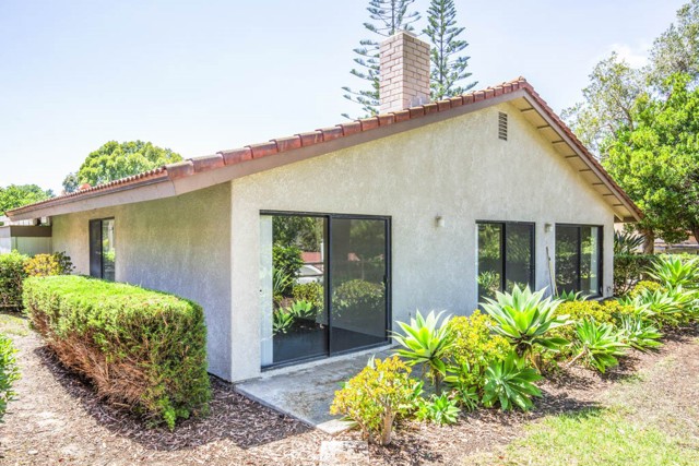 5006 Duverney, Laguna Woods CA: https://media.crmls.org/medias/90e7f5ac-7893-470b-8ad9-71526aec9ed4.jpg