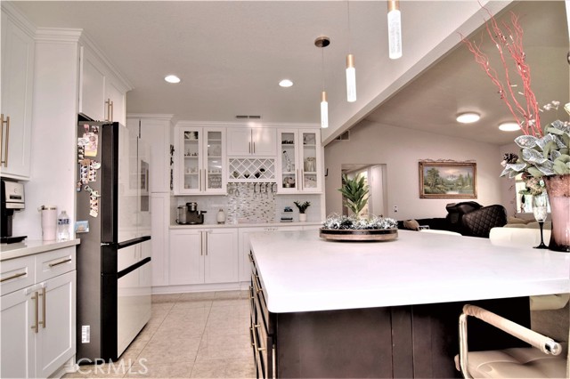 Detail Gallery Image 4 of 21 For 39334 Willowvale Rd, Palmdale,  CA 93551 - 3 Beds | 2 Baths