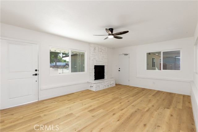 30985 Reservoir Avenue, Nuevo CA: https://media.crmls.org/medias/90e966ec-72ff-4769-a329-3b1ca73ef0f7.jpg