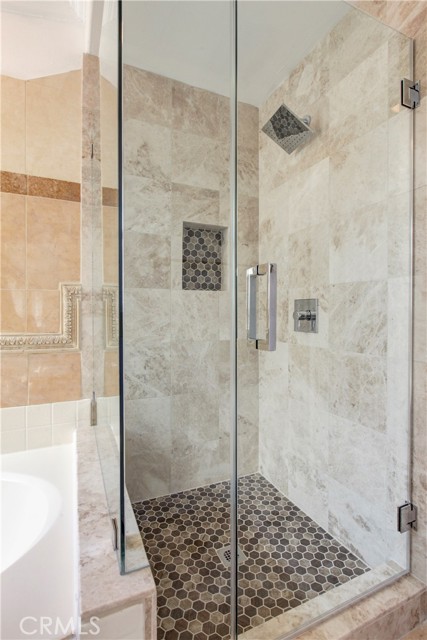 Detail Gallery Image 16 of 27 For 1472 Goldeneagle Dr, Corona,  CA 92879 - 4 Beds | 2/1 Baths