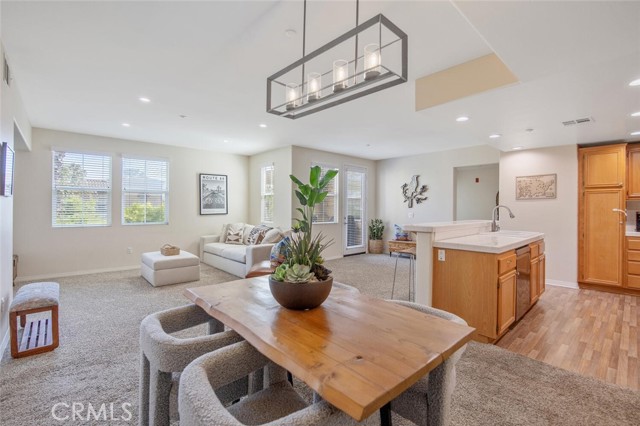 Detail Gallery Image 16 of 49 For 243 Riverdale Ct #431,  Camarillo,  CA 93010 - 3 Beds | 2/1 Baths