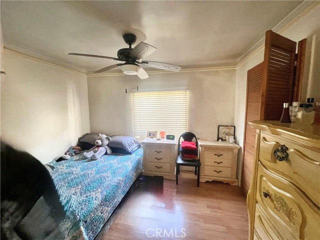 933 S La Verne Avenue, East Los Angeles CA: https://media.crmls.org/medias/90eb2108-cfa2-4508-b6f1-c5765f427c01.jpg