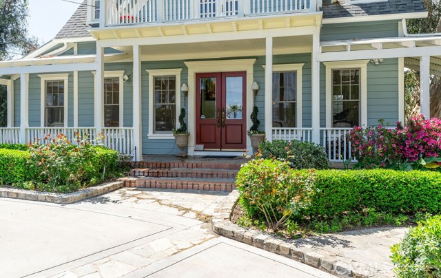 Detail Gallery Image 2 of 65 For 132 Terracina Bld, Redlands,  CA 92373 - 4 Beds | 3/1 Baths