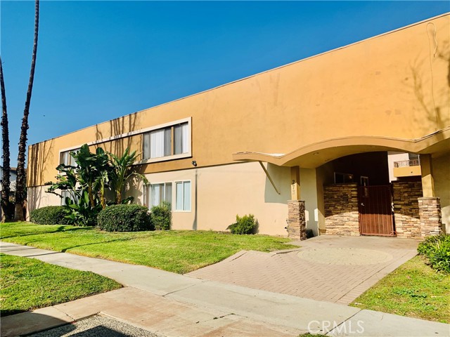 273 Alpine Street, Upland CA: https://media.crmls.org/medias/90ec2a50-c713-4f92-ba63-1181067417af.jpg