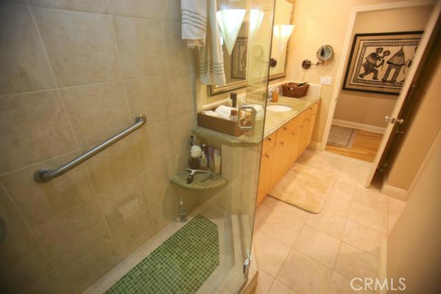 565 Esplanade, Redondo Beach, California 90277, 1 Bedroom Bedrooms, ,1 BathroomBathrooms,Residential,Sold,Esplanade,SB14046853