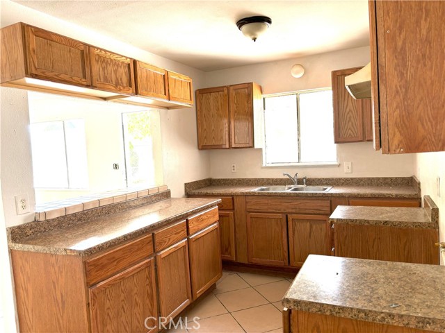 Detail Gallery Image 3 of 8 For 18205 Larkspur Rd, Adelanto,  CA 92301 - 3 Beds | 2 Baths