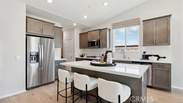 Detail Gallery Image 8 of 26 For 11440 Forge Rd, Corona,  CA 92883 - 5 Beds | 3 Baths