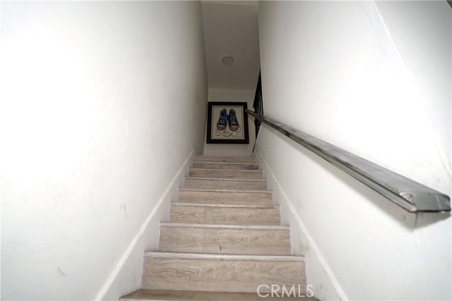 Detail Gallery Image 15 of 46 For 18954 Sherman Way #3,  Reseda,  CA 91335 - 2 Beds | 3 Baths