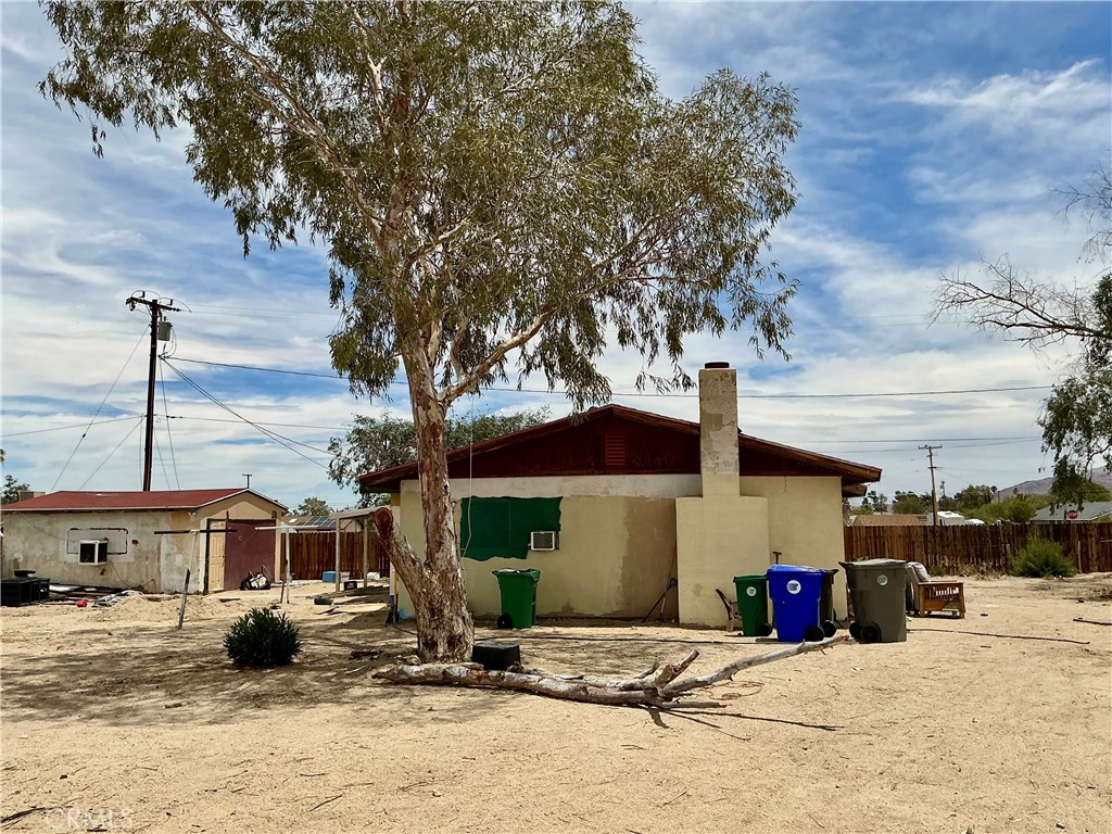 https://media.crmls.org/medias/90eebc90-9763-44f2-ae62-314cba1b5967.jpg?preset=X-Large
