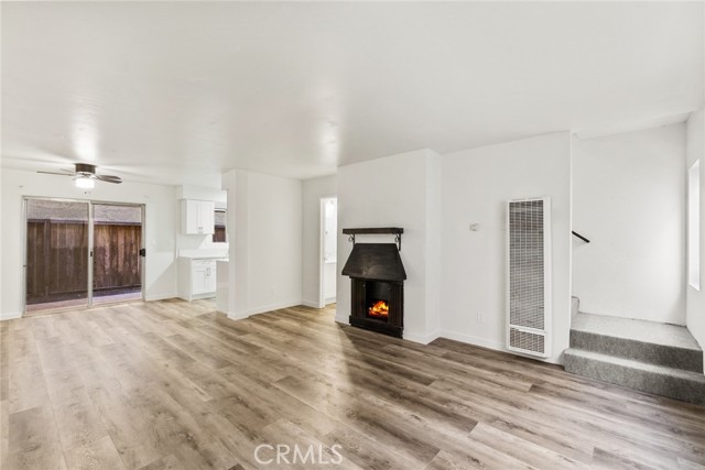 221 10th Street, Huntington Beach CA: https://media.crmls.org/medias/90ef3c2f-39fe-454f-849a-e5b97b3f1c0d.jpg