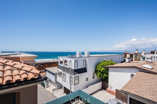 221 17th, Manhattan Beach, California 90266, 5 Bedrooms Bedrooms, ,6 BathroomsBathrooms,Residential,For Sale,17th,SR26091960