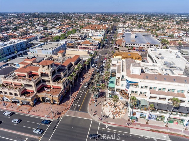 Detail Gallery Image 32 of 37 For 200 Pacific Coast Hwy #320,  Huntington Beach,  CA 92648 - 2 Beds | 2 Baths