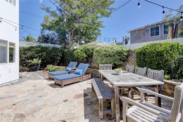 2304 Elm Avenue, Manhattan Beach, California 90266, 5 Bedrooms Bedrooms, ,4 BathroomsBathrooms,Residential,Sold,Elm,SB21197598