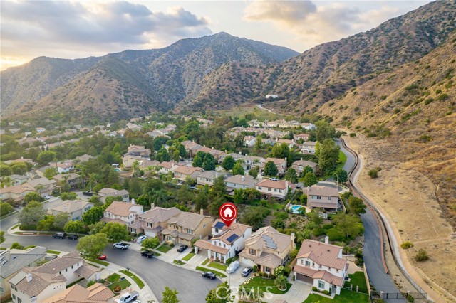 27 Silver Forest Court, Azusa CA: https://media.crmls.org/medias/90f0e821-55f8-4ae0-aaa8-4b5d86b16795.jpg