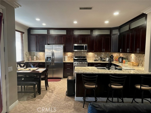 Detail Gallery Image 14 of 60 For 11617 Harvard Way, Yucaipa,  CA 92399 - 4 Beds | 2/1 Baths