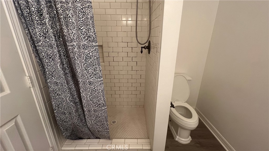 https://media.crmls.org/medias/90f1ffd6-50ba-4568-a85c-e8ee4182a5e9.jpg?preset=X-Large
