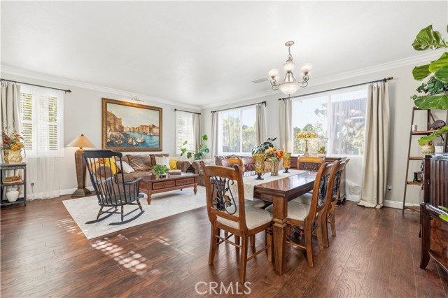 Detail Gallery Image 8 of 49 For 22029 Superior Ct, Saugus,  CA 91390 - 4 Beds | 2/1 Baths