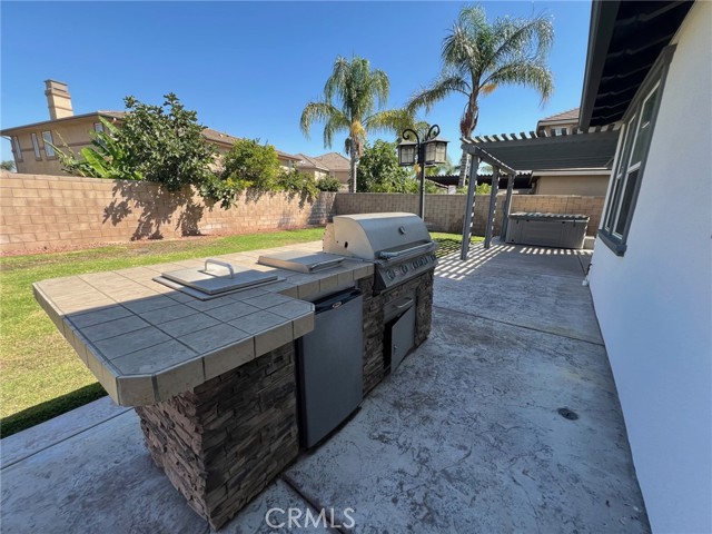 14538 Eagle River Road, Eastvale CA: https://media.crmls.org/medias/90f209bf-e11d-4e1c-8b17-b2186eefc028.jpg
