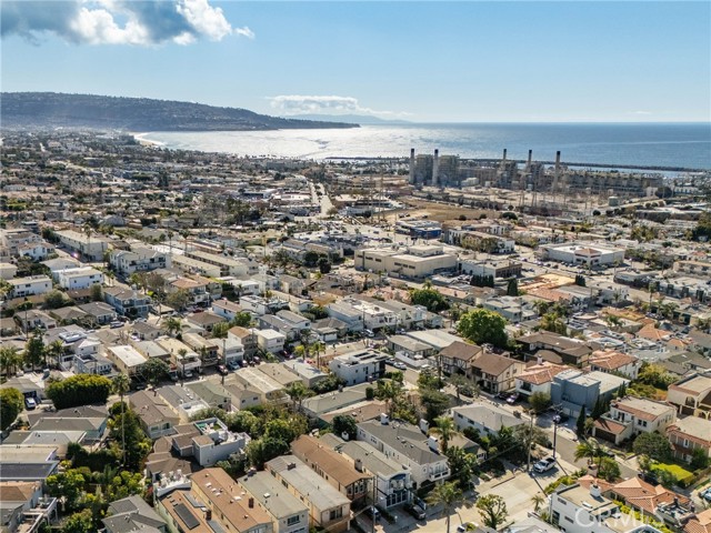 322 Hopkins Avenue, Hermosa Beach, California 90254, 3 Bedrooms Bedrooms, ,2 BathroomsBathrooms,Residential,For Sale,Hopkins,SB25024176