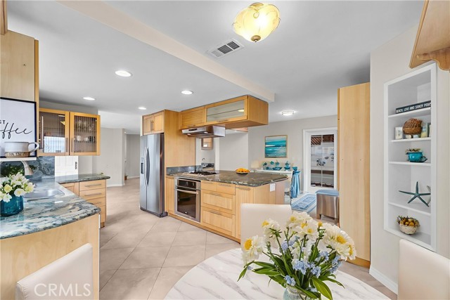 Detail Gallery Image 10 of 43 For 27 Saint Francis Ct, Dana Point,  CA 92629 - 3 Beds | 3 Baths