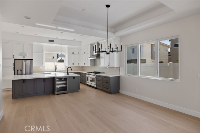 Detail Gallery Image 5 of 47 For 2100 Harriman Ln, Redondo Beach,  CA 90278 - 5 Beds | 4/1 Baths