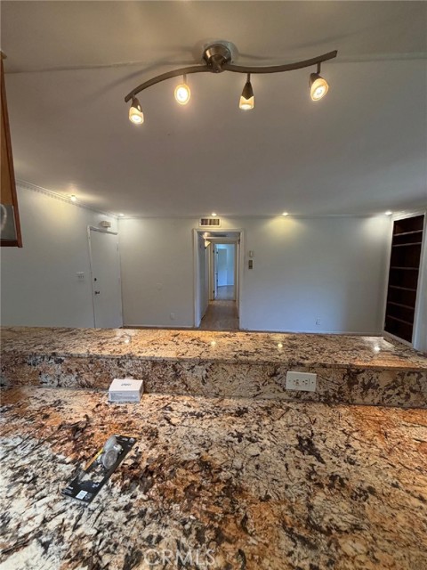 5403 Newcastle, 8 photo 12