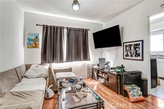 11258 Ohio Avenue, Los Angeles CA: https://media.crmls.org/medias/90f4707a-ec3c-4f14-b6c9-7132426cac27.jpg