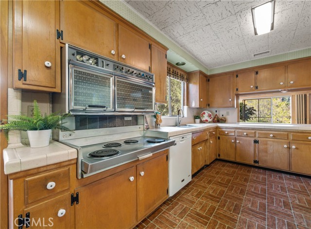 28518 Robinview Lane, Rancho Palos Verdes, California 90275, 3 Bedrooms Bedrooms, ,2 BathroomsBathrooms,Residential,Sold,Robinview Lane,OC22014651
